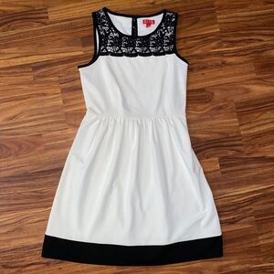 Elle Black & White Dress With Lace Details